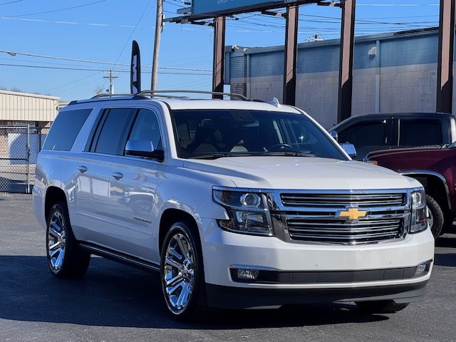 2019 Chevrolet Suburban Premier's photo