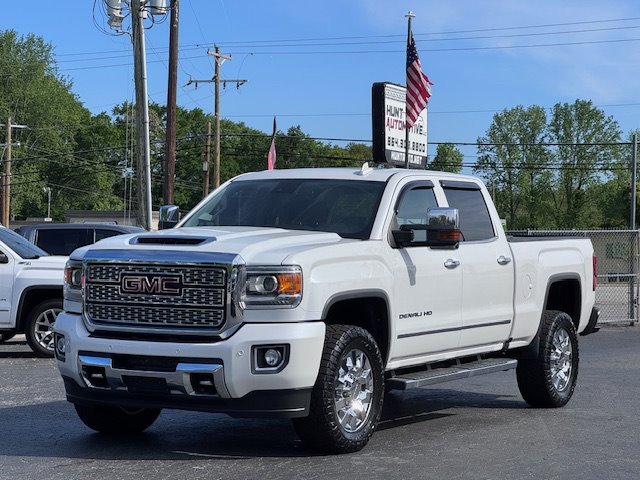 2019 GMC Sierra 4WD Crew Cab Standard Box Denali's photo