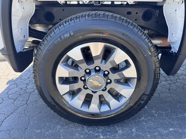 2024 Chevrolet Silverado 2500HD Custom - Photo 21
